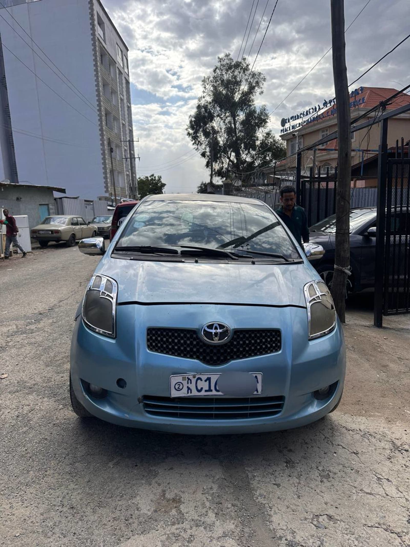 2006 Toyota Yaris Compact — photo 2