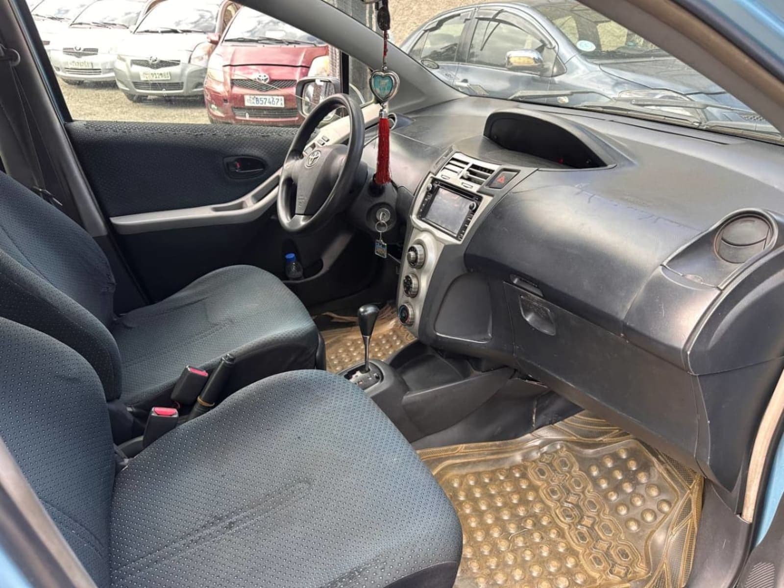 2006 Toyota Yaris Compact — photo 4